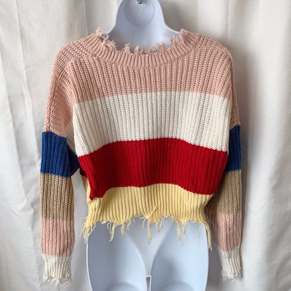 NWOT- Frayed Edge V-Neck Cropped Sweater!! - Picture 5 of 5